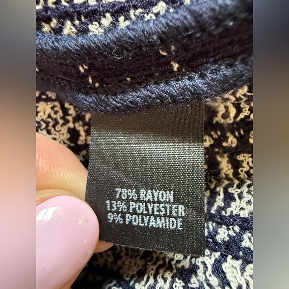 St. John Women’s Navy Boucle Windowpane Knit Dress - Size 8 - Picture 6 of 8